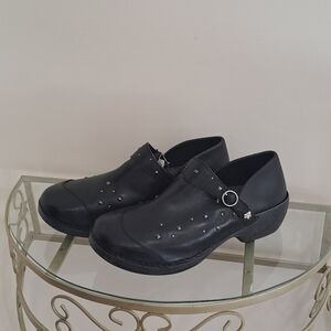 NWT- Rocky 4Eursoles Womens Black Leather Clogs, Size 41 ( US 10 )